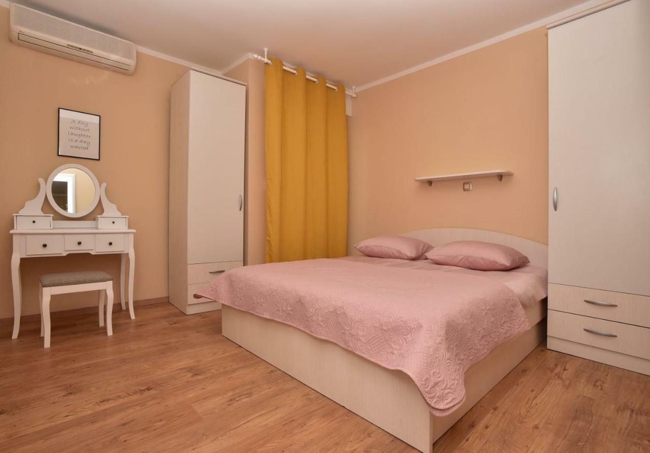Mate Luka Apartament *
